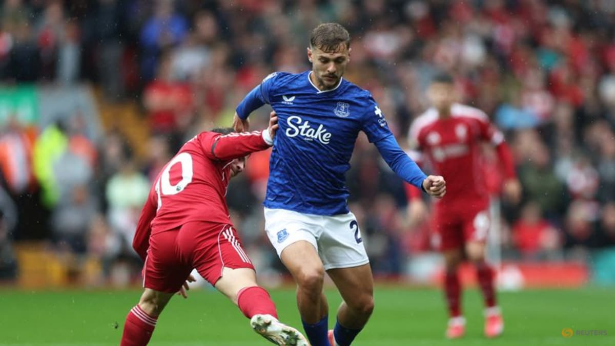 Liverpool show depth to stay perfect, Tottenham grab draw at Brighton